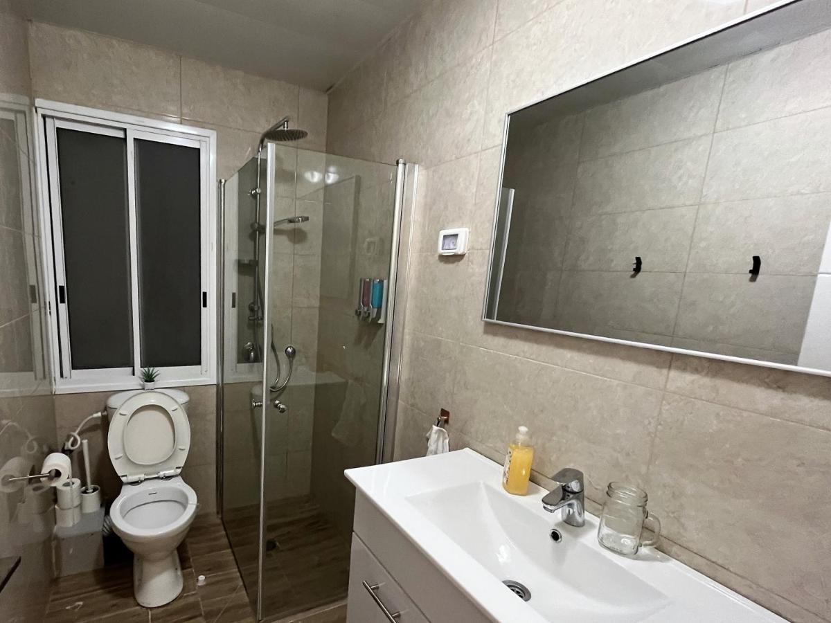 A Cozy 2Bdrm Home In Wadi-Nisnas Haifa Ngoại thất bức ảnh