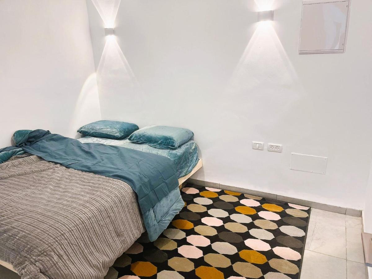 A Cozy 2Bdrm Home In Wadi-Nisnas Haifa Ngoại thất bức ảnh